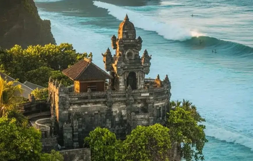 Shining Blue Escape & Clubbing